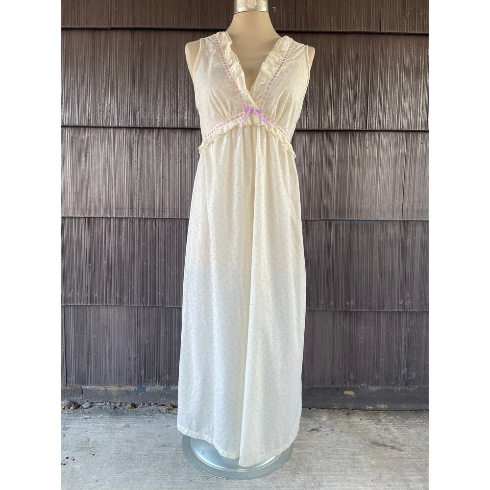 π₯VTG ILGWU JC Penney Ruffled V-Neckline Off White Floral Maxi Nightgown Praire